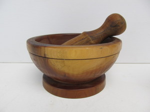 lot 166 image: Vintage Wooden Mortar & Pestle