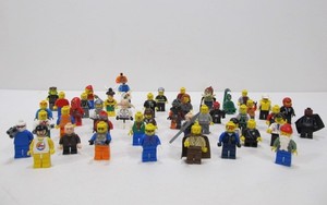 lot 124 image: Large Lot of LEGO People