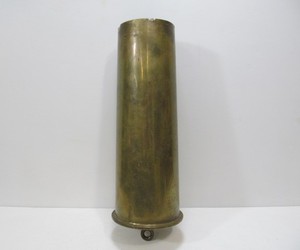 lot 77 image: Huge Antique Solid Brass 4.7 Diameter Artillery Shell Casing