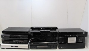 lot 88 image: Nice Large Lot of Stereo Equipment