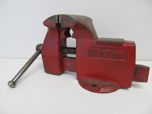 lot 72 image: WILTON Bench Vise