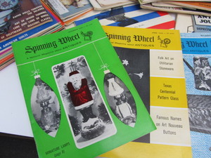 lot 44 image: Large Lot of Vintage Magazines on Antiques