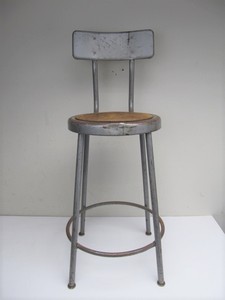 lot 18 image: Vintage Industrial Steel KRUEGER Shop Stool