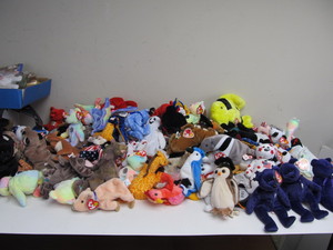 lot 119 image: Large Collection of Older Beanie Babies