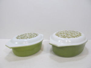 lot 238 image: Set of 2 Vintage PYREX VERDE Spring Blossom Crazy Daisy Casserole Dish with Lids