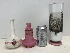 lot 154 image: 3 Antique Victorian Era Glass Vases