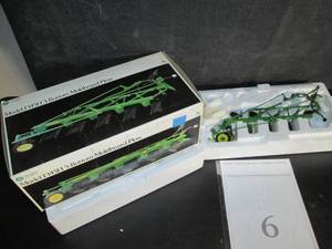 lot 4 image: Ertl Precision Classics The Model F...
