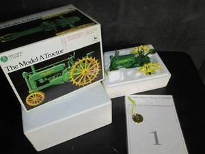 lot 6 image: Ertl Precision Classics The Model A John Deere Tractor 116 Scale # 560 PLT