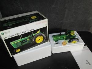 lot 11 image: Ertl Collectibles Precision Classic...