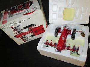 lot 14 image: Ertl Collectibles 50th Anniversay 1...