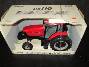 lot 23 image: Ertl Case Maxxum mx110 116 Scale #...