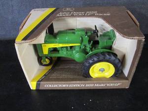 lot 25 image: Ertl Collectors Edition Model 630 ...