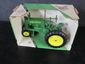 lot 30 image: Ertl Collectors Edition Model A 19...