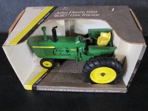 lot 32 image: Ertl Collectors Edition Model 401...