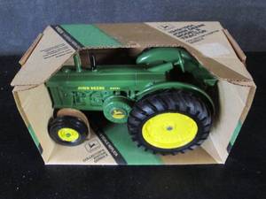 lot 34 image: Ertl Collectors Edition Series II ...
