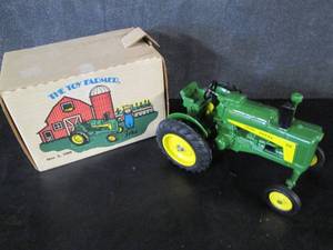 lot 38 image: Ertl The Toy Farmer (11-5-1988) PL...