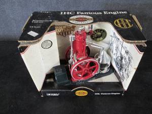 lot 64 image: Ertl Vintage Gasoline Engines IHC F...