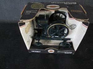 lot 65 image: Ertl Vintage Gasoline Engines McCor...