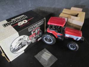 lot 76 image: Country Classics by Scale New Holla...