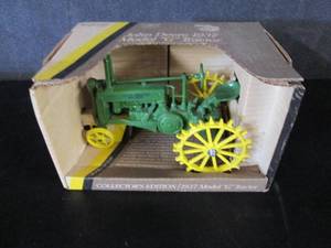 lot 83 image: Ertl Collectors Edition John Deere...