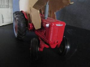 lot 87 image: Ertl September 28-30, 1993 Farm Sho...
