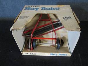 lot 89 image: Ertl Hay Rack #446-10DO 116 Scale ...