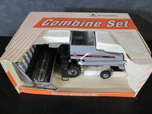 lot 93 image: Agco Gleaner Combine Set 116 8B...