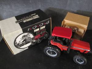 lot 107 image: Ertl 1994 Farm Show Case Internatio...