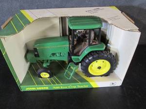 lot 111 image: Ertl John Deere 7600 Row Crop Tract...