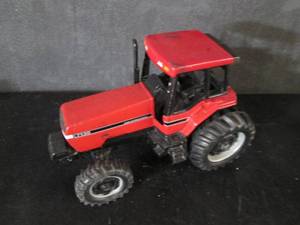 lot 121 image: Case International 7130 Tractor 8B...