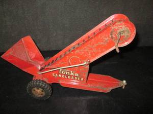 lot 127 image: Vintage Tonka Sandloader 9B...