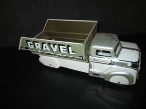 lot 152 image: Marx Sand & Gravel Metal Truck 6A...
