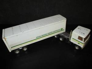 lot 154 image: John Deere Co Parts Express Truck &...