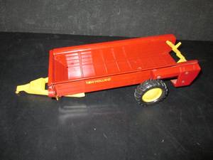 lot 168 image: New Holland Tractor Wagon Attachmen...