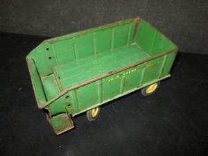 lot 170 image: John Deere Tractor Wagon Attachment...