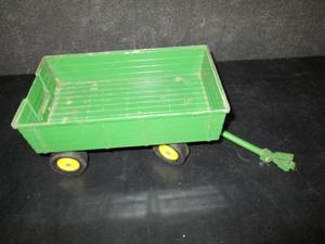 lot 171 image: John Deere Tractor Wagon Attachment...