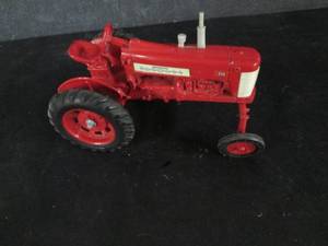 lot 183 image: McCormick Farmill 350 Tractor 6A...