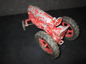 lot 184 image: Hubley Kiddy Toy Tractor 6A...