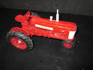 lot 185 image: McCormick Farmill 350 Tractor 6A...
