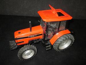 lot 195 image: Agco Collectors Edition 1992 Allis...