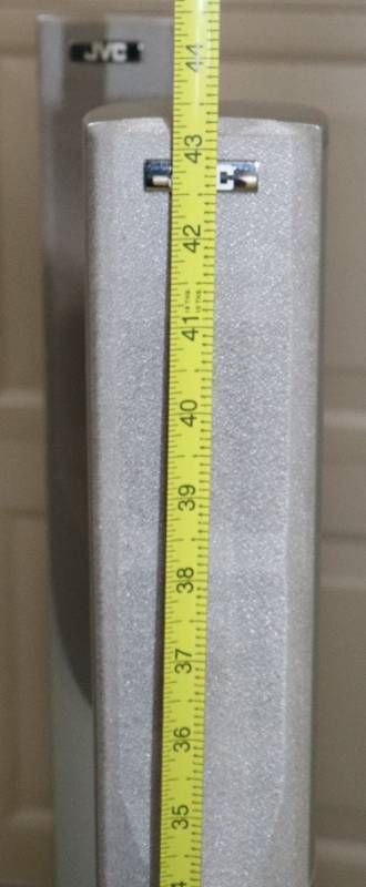 lot 54 image: JVC Surround Speakers (2) SP-THC5F(4) SP-F303F