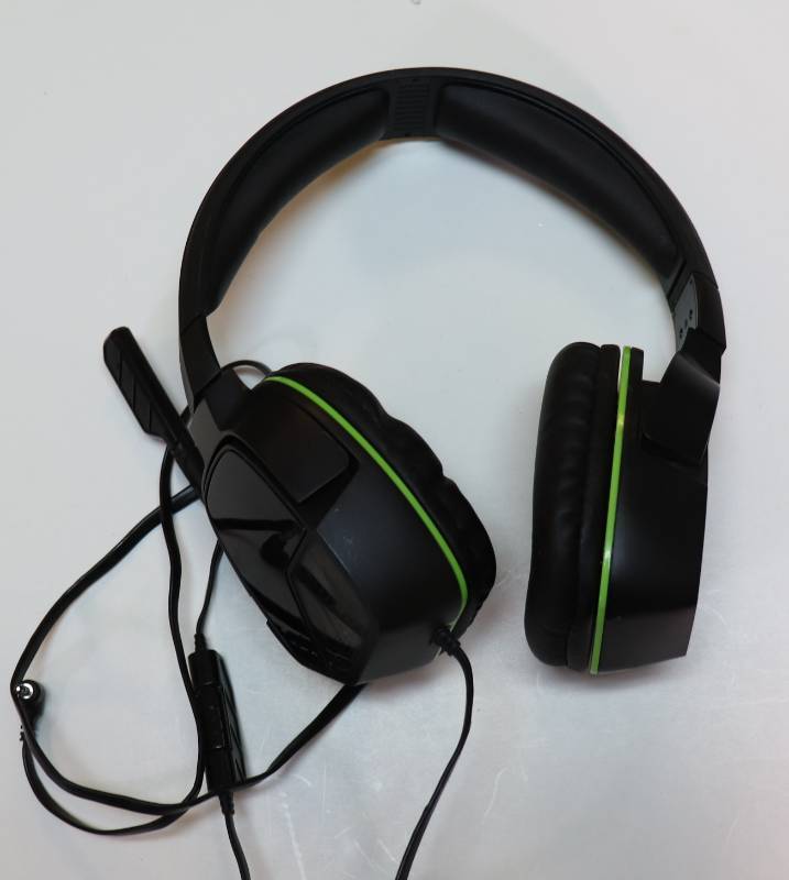 lot 78 image: X Box Headset