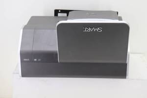 lot 30 image: SMART UF70 Projector