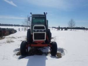 lot 5 image: Case 2290 Tractor