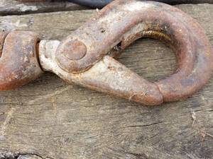 lot 79 image: Metal Hook & Hydraulic Cylinder