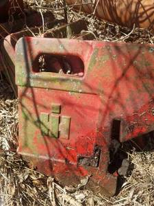 lot 20 image: IH Stamped Weights