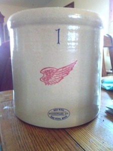 lot 145 image: Red Wing Crock