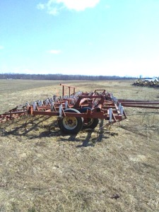 lot 87 image: Wilrich Field Cultivator