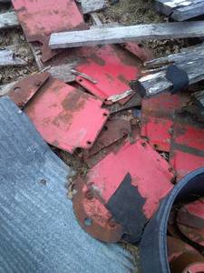 lot 170 image: Turtles & Skid Shoes for 2412 Gehl Disc Mower