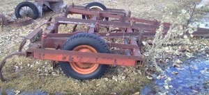 lot 173 image: Cockshutt Chisel Plow